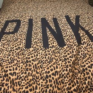 ONE DAY SALE Vs pink duvet comforter 2/cases